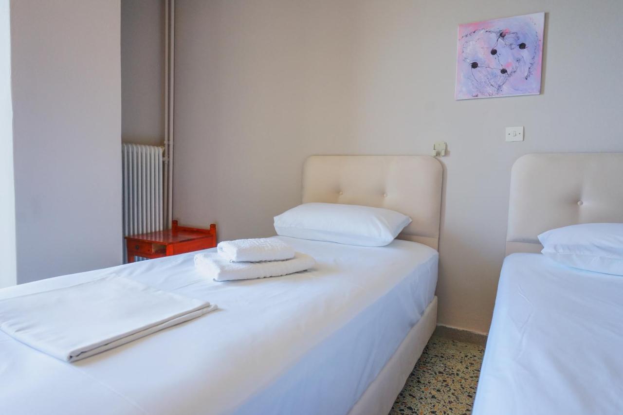 Hotel Korfos - Ξενοδοχείο Κόρφος Renovated エクステリア 写真