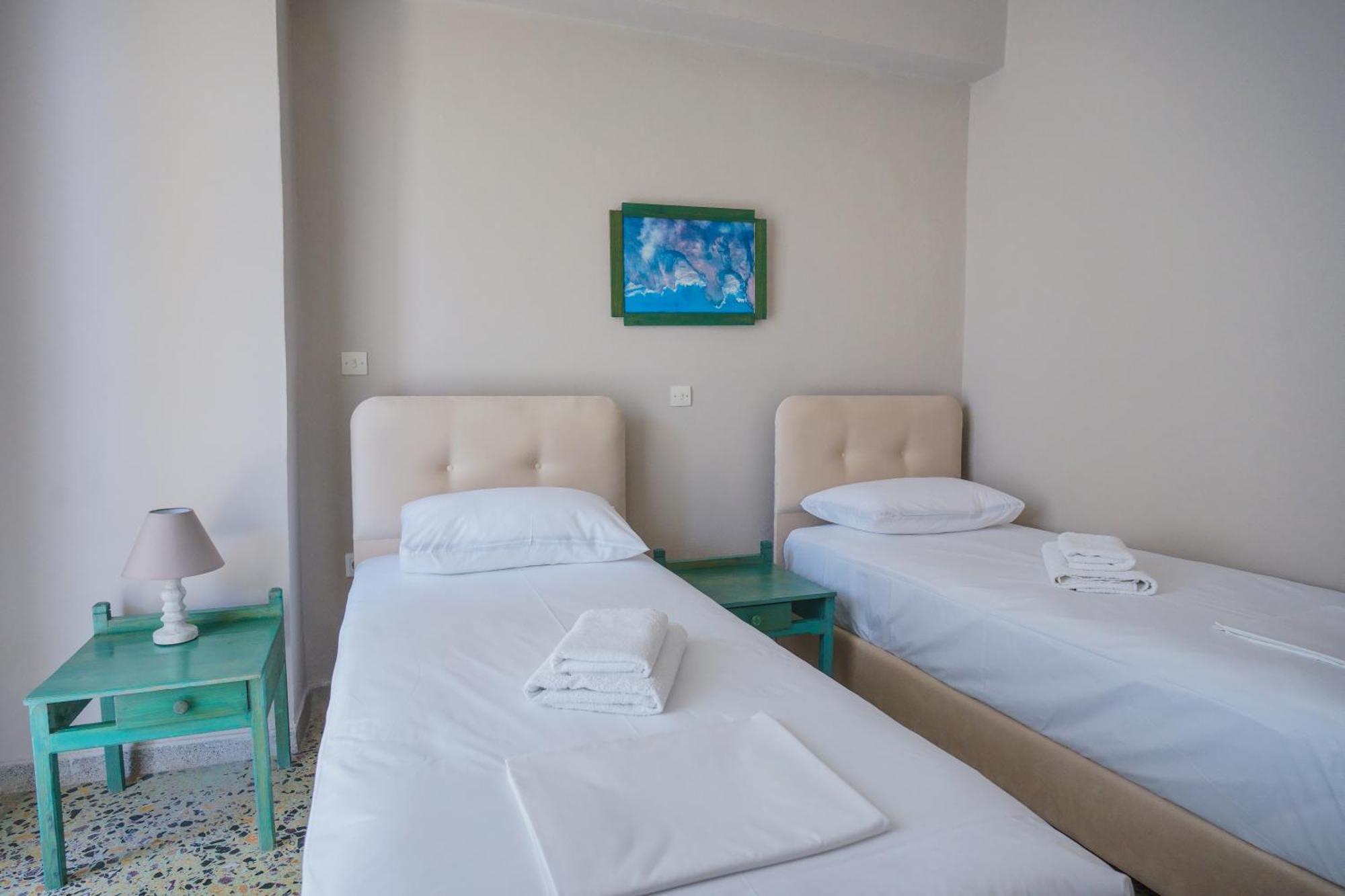 Hotel Korfos - Ξενοδοχείο Κόρφος Renovated エクステリア 写真