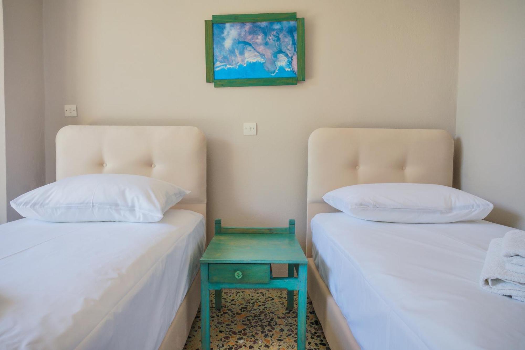 Hotel Korfos - Ξενοδοχείο Κόρφος Renovated エクステリア 写真