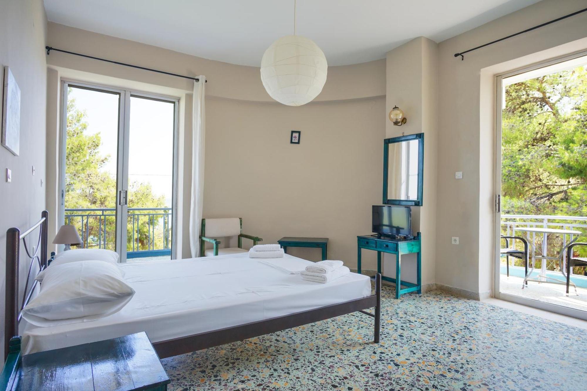 Hotel Korfos - Ξενοδοχείο Κόρφος Renovated エクステリア 写真