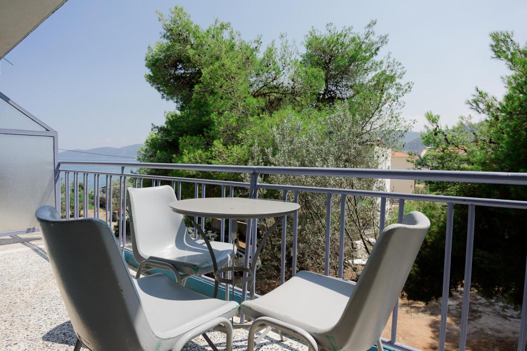 Hotel Korfos - Ξενοδοχείο Κόρφος Renovated エクステリア 写真