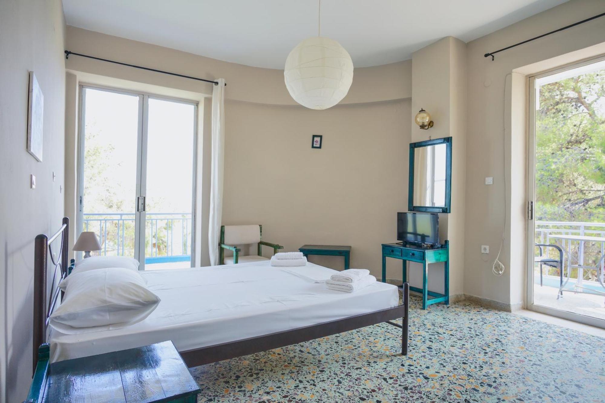 Hotel Korfos - Ξενοδοχείο Κόρφος Renovated エクステリア 写真